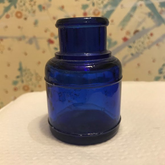 Vintage Cobalt Blue Medical Bottles (5) - Picture 12 of 15